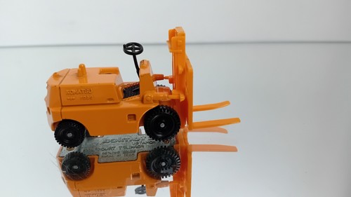 Tomica 48 Komatsu Forklift FD30 Japan - Picture 4 of 6