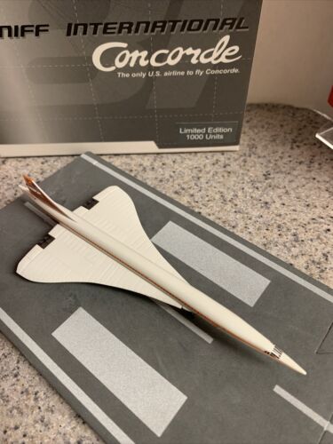 Jet-X 1:400 scale diecast model BI Airways Concorde Commercial airliner N814C - Picture 9 of 12