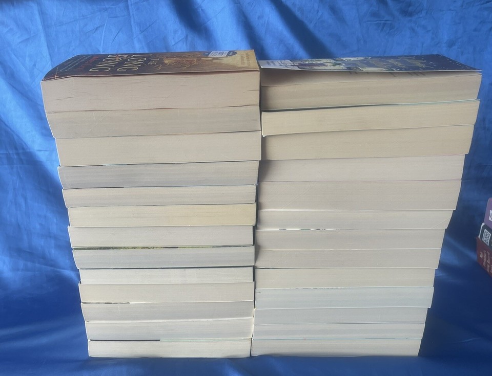 40 x Books Paperback Bundle Joblot Condition from very good to like new ...