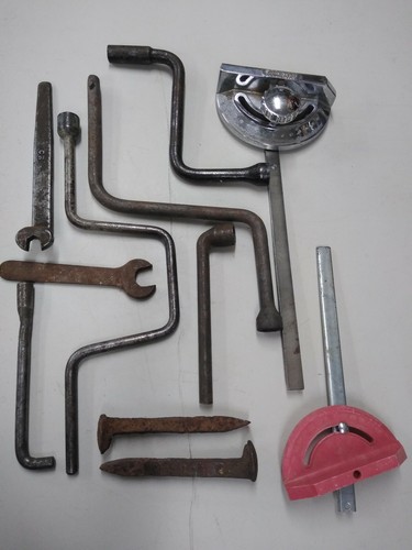 VINTAGE Tools • ANTIQUE assorted tools attic find.💲 cheap 💲look - Picture 2 of 2