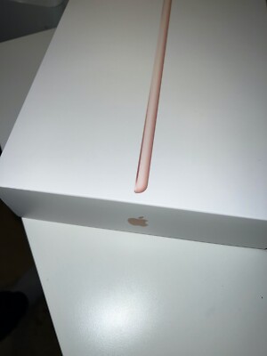 Apple iPad (8th Generation) A2270 128 GB, Wi-Fi, 10.2 in - Gold