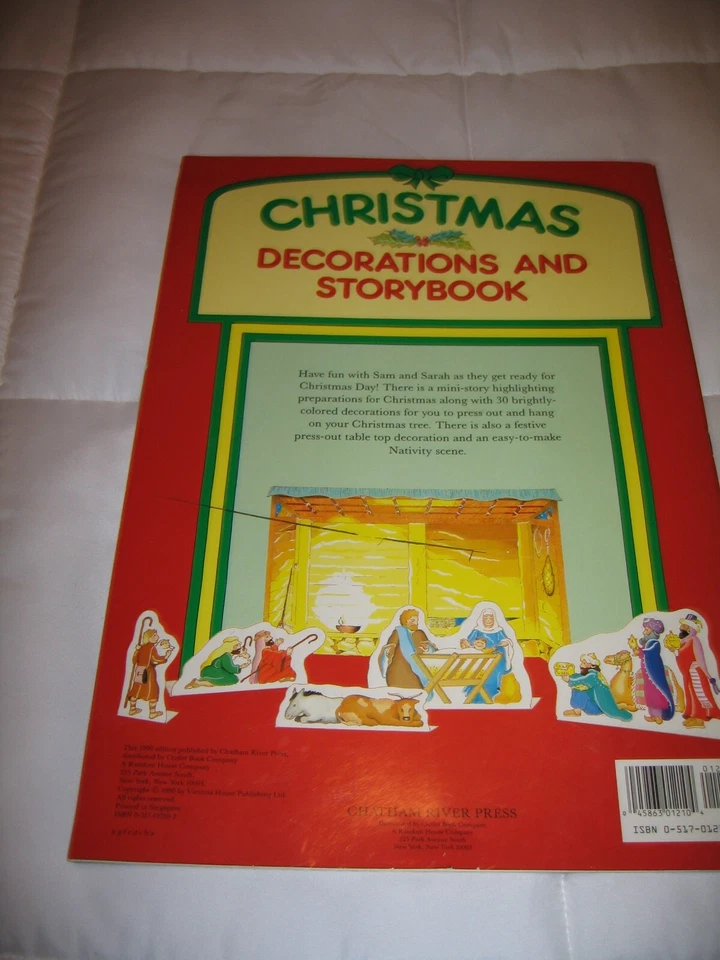 Christmas Decorations and storybook Punch Out Book Vintage 1990 paperback - Image 2 of 2