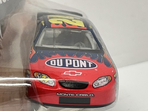 Jeff Gordon #24 NASCAR DuPont 1:64 Scale W/Official Fan Badge New Tall Card - Picture 3 of 18