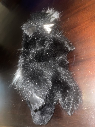 Retired Folkmanis Skunk Puppet 10” Full Body Realistic Plush FAST - Picture 4 of 5