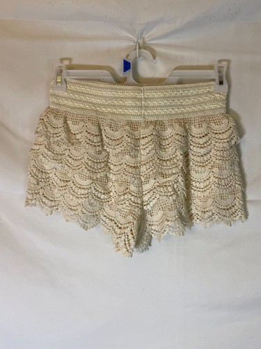JOLT WOMENS JUNIORS SIZE MEDIUM M IVORY LACY CROCHET SHORTS 7/9 Free Shipping - Picture 2 of 2