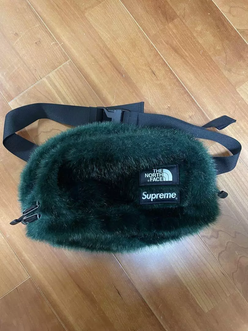 Sac bandoulière Supreme The North Face homme édition limitée modèle collaboration rare