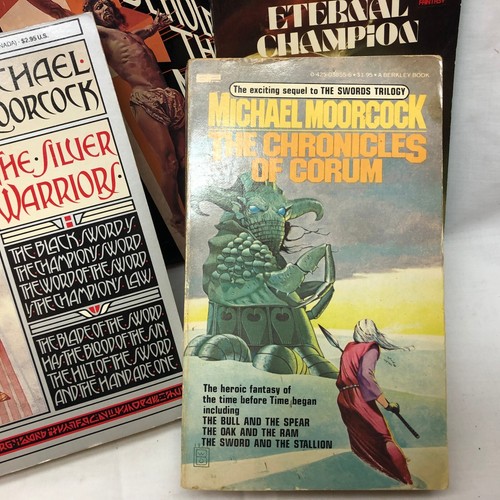 Lote de 5 libros de bolsillo vintage de ciencia fantasía ficción de MICHAEL MOORCOCK antiguos - Imagen 3 de 8