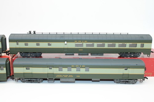 Rivarossi HO Scale Erie Railroad Passenger Car Set of 4 - Picture 3 of 13