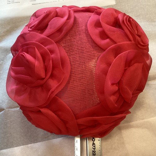 1950'S WOMEN'S SKULL CAP HAT FUCHSIA CHIFFON ROSES VINTAGE - Picture 17 of 18