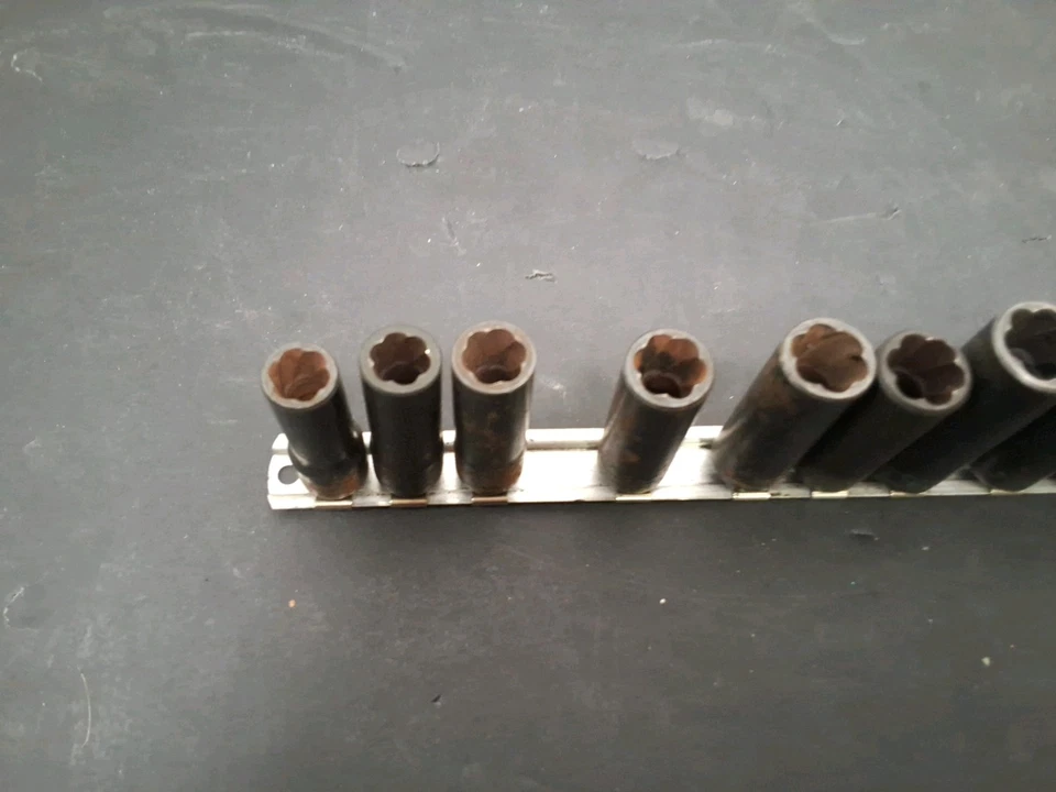 Blue-Point®  213TSFSYA  13 pc 3/8" Drive SAE/Metric Deep Twist Impact Socket Set - Image 3 of 4