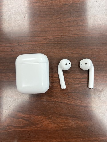 Apple AirPods 2nd Gen with charge case (A2031) LEFT EARBUD DOES NOT WORK