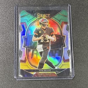 Tom Brady Select Yellow and Green Silver Die Cut Tampa Bay Buccaneers 2022 #26