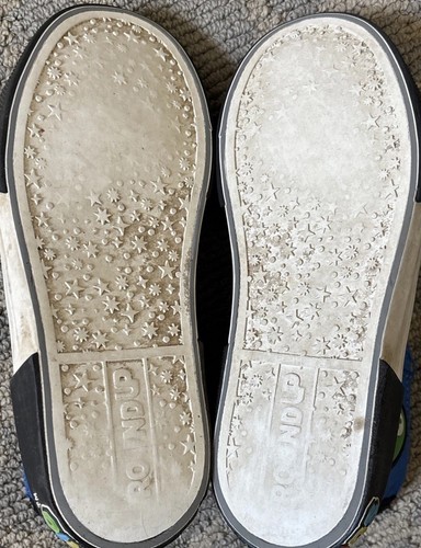 Super Mario Shoes Mario World Nintendo Size 2 Kids Multi Color - Picture 9 of 9