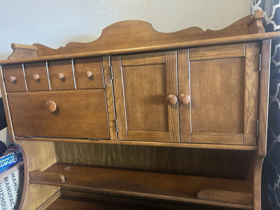 Antiguo estante de exhibición de encimera de madera maciza Hutch Foto 2 de 4