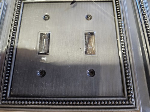 LOTE DE 3 Placas de Pared Brainerd 11584 Doble Interruptor Cepillado Satinado Peltre Cuentas NUEVO - Imagen 4 de 6