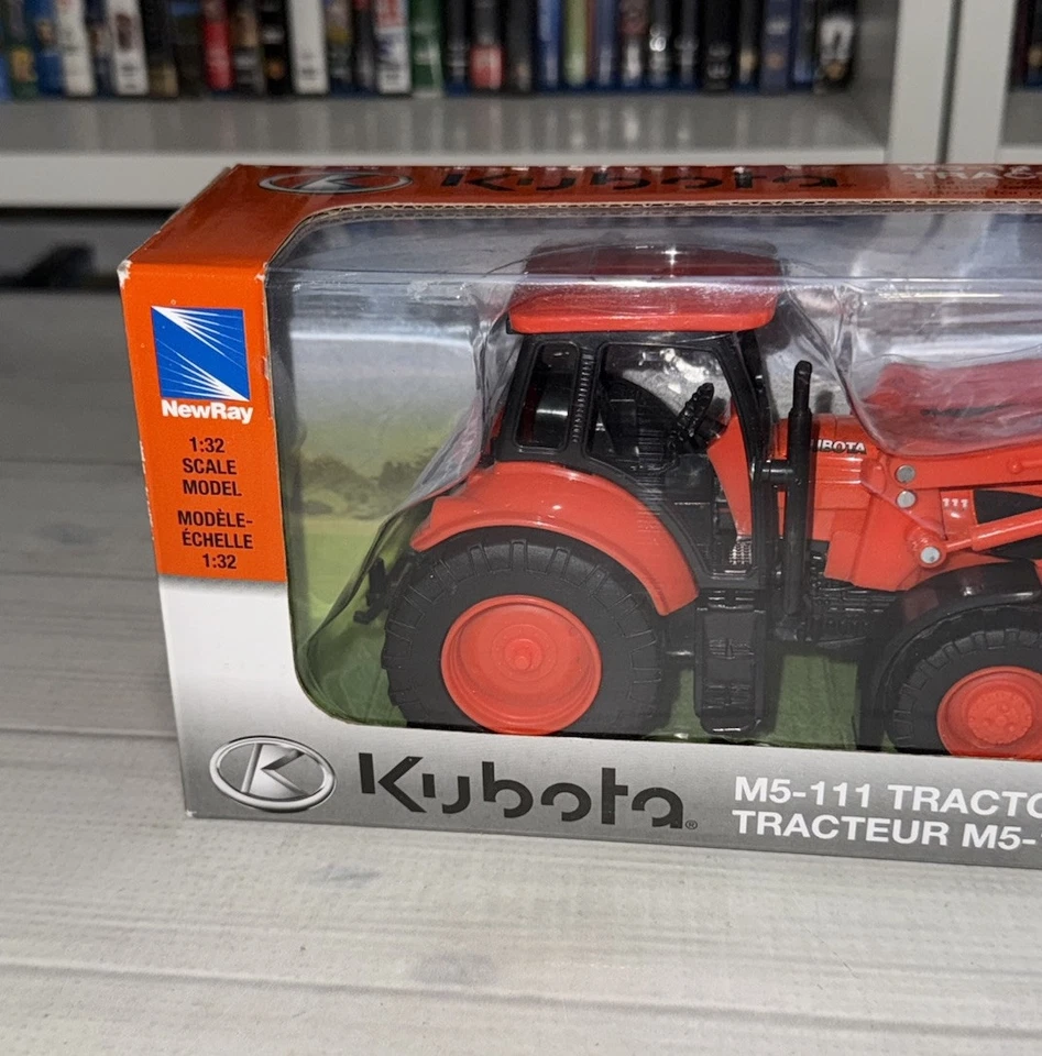Kubota M5-111 Toy Tractor Horse Assortment 1:32 Scale Set - New Ray Toys - Image 3 of 4