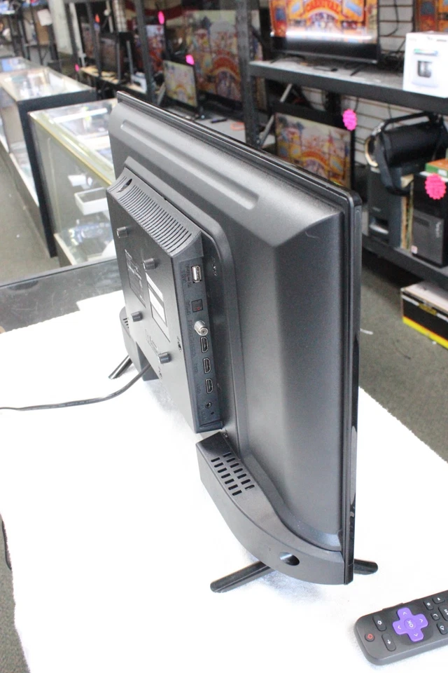 Onn 24" Class HD (720P) Roku Smart LED TV (100012590) With Remote - Image 4 of 4