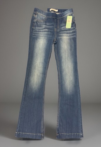 Cello Mid Rise Pull On Flare Jeans Women's Size Small Blue Stretch Comfort NWT