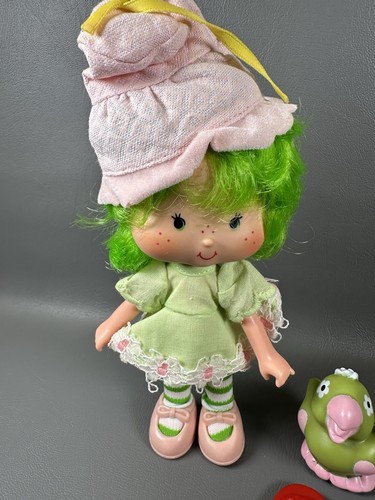 Vintage Strawberry Shortcake Lime Chiffon Doll & Parfait Parrot Pet & Comb - Picture 2 of 11