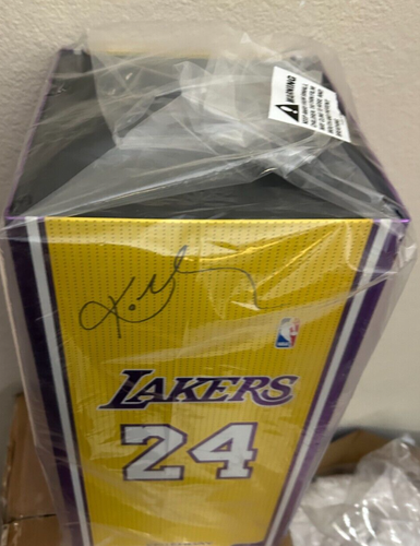 NBA Real Masterpiece Kobe Bryant 1/6 Scale Figuren Doppelpack - Bild 2 von 9