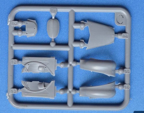 ACE 72589 1/72 134in Panel Van mod.1939 Plastic model kit - Picture 4 of 10