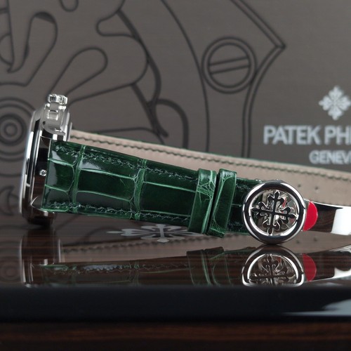 In Stock Unworn Complete Set Patek Philippe World Time Chronograph 5930P-001 - Picture 5 of 7