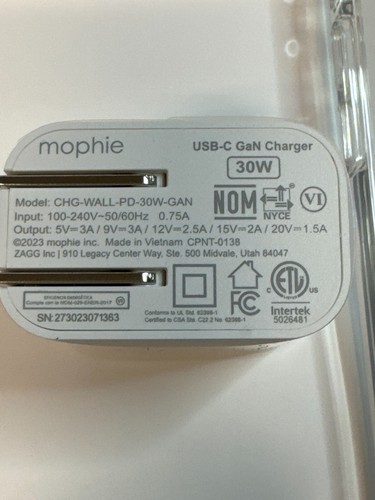 ZAGG mophie Protection case with 30w charger for iphone 15 pro max clear - Picture 3 of 8