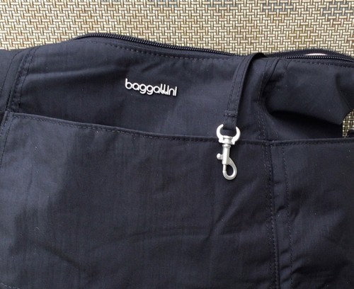 NWT Baggallini Hobo Tote Large Shoulder Crossbody Bag with Wristlet $99.95 MSRP - Picture 9 of 9
