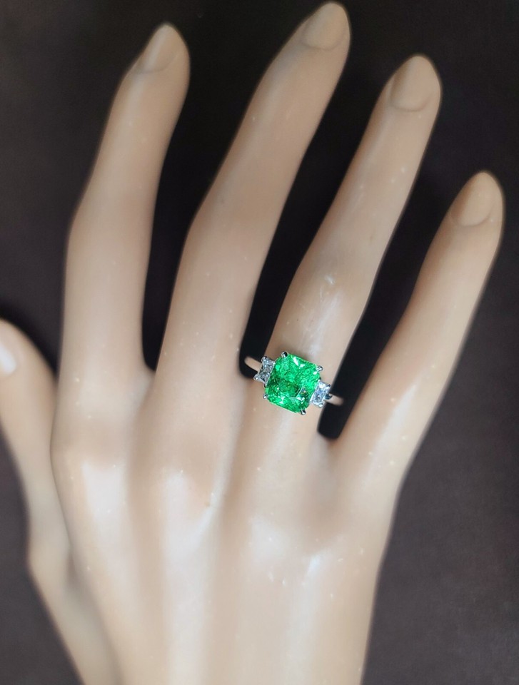 Vintage Platinum Engagement Ring 3.54ct. Natural Green Tsavorite ...