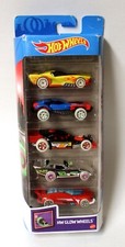 2020 Hot Wheels 5-Pack HW Glow Wheels #GHP65 Factory Sealed Box