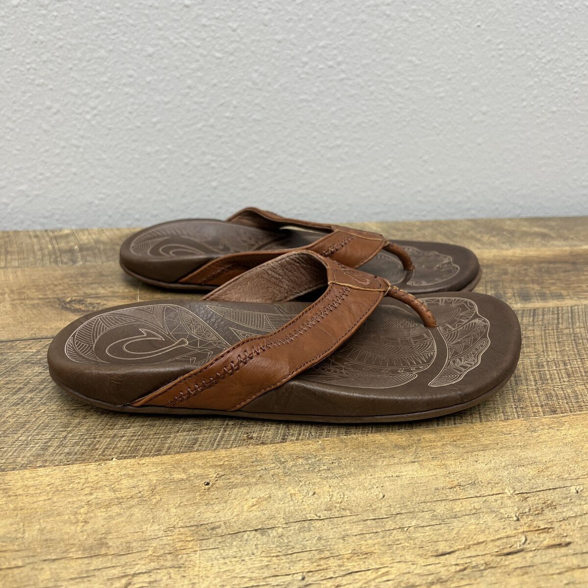 Olukai Men s Hiapo Flip Flop Sandals Size 7 Rum Dark Wood eBay