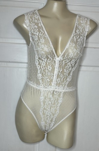Victoria’s Secret Damen-Body Größe Medium weiß Spitze Tanga V-Ausschnitt