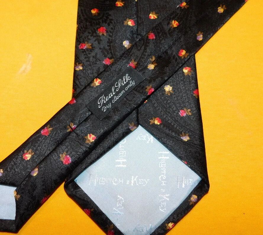 CORBATA FLORAL HILDITCH & KEY NEGRA/ROJA/AMARILLA PARA HOMBRE - CORBATAS PARA EL CUELLO - CORBATAS DE DISEÑO. Foto 3 de 3