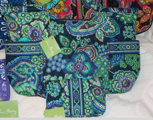 Menge 8 Vera Bradley Handtaschen Geldbörsen Umhängetasche Neu mit Etikett - Bild 6 von 13