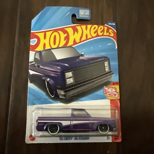 Hot Wheels 2025 Dollar General Exclusive '83 Chevy Silverado mit Protector Purple - Bild 2 von 5