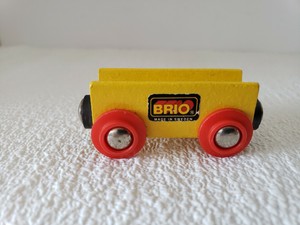 brio yellow train