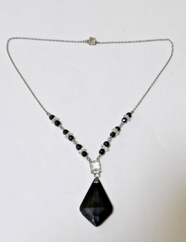 Collar de cuentas de vidrio negro pulido Art Deco vintage de los años 30 con cristales leer - Imagen 1 de 3