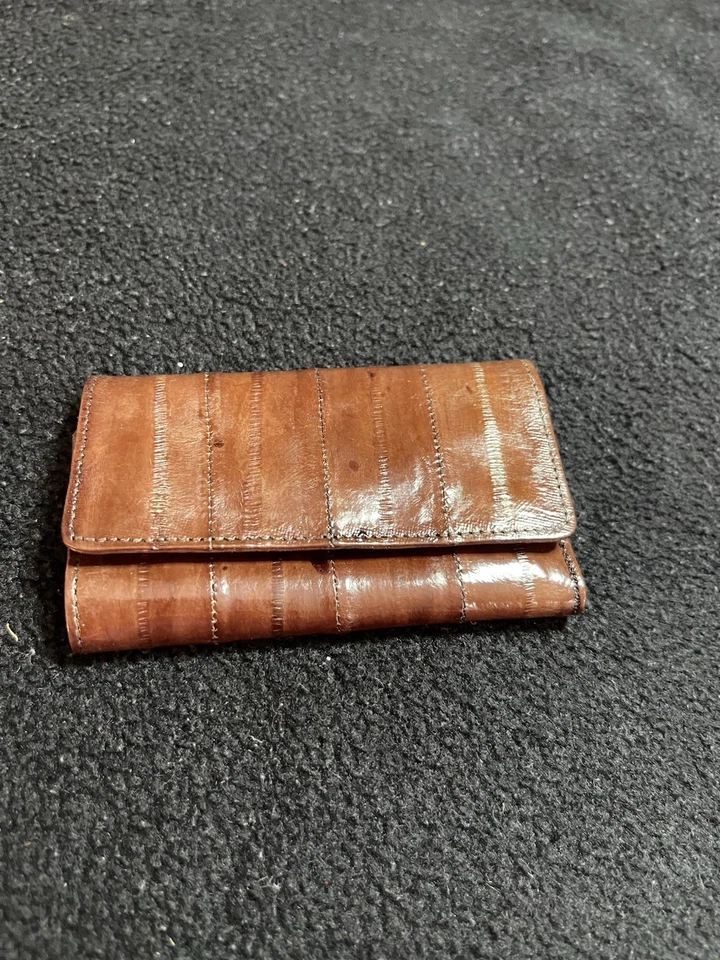 复古鳗鱼皮肤 6 钥匙夹卡更换托架 4"x6" 二手状况完好 — 第 4/4 张图片