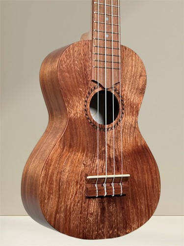 APC SIMPLE Sopran Akazie Massivholz Ukulele - Picture 2 of 6