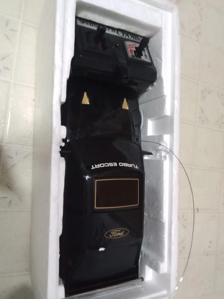 Coche de búsqueda turbo Nikko Ford Escort de colección (Japón) leer Foto 3 de 4