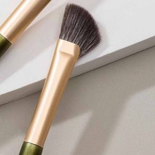 Half Fan Shape Nose Shadow Brush Angled Makeup Brush Soft Bristles Nose Contour