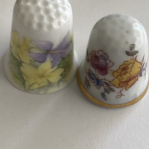 Vintage Lot Of 18 Thimbles Switzerland Hawaii England Flowers Etc - Picture 10 of 17