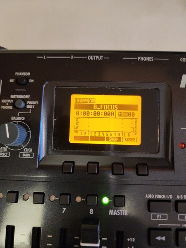 ZOOM R8 Multitrack Digital Recorder 8-Track MTR Sampler EUC  - Bild 4 von 19