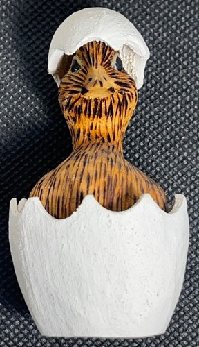 Escultura escandinava de arte popular de huevos para incubar aves de madera tallada a mano - Imagen 5 de 8