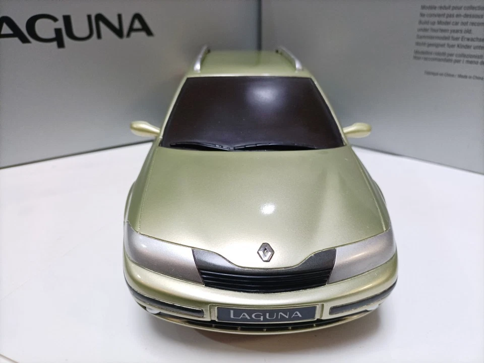 Norev 1:12 Renault Laguna Exhibition Edition Touring Car Model Renault Laguna - Image 4 of 4