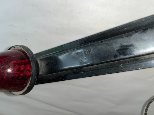 VINTAGE ARROW 33 RED BULB TRUCK CAB LIGHT BAR - Picture 2 of 4