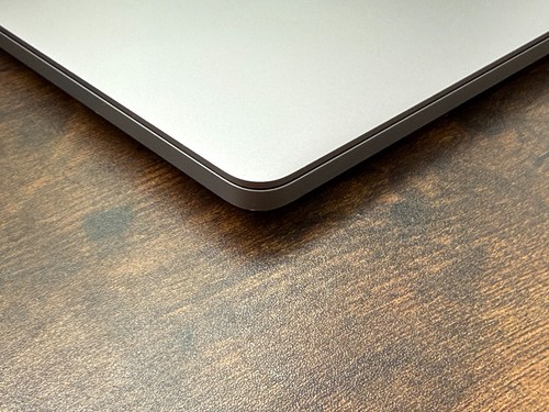 MacBook Pro 2019 - 16" - 16 GB RAM - Core i7 - 500GB SSD - Touch Bar -A2141 - A5 - Picture 9 of 22