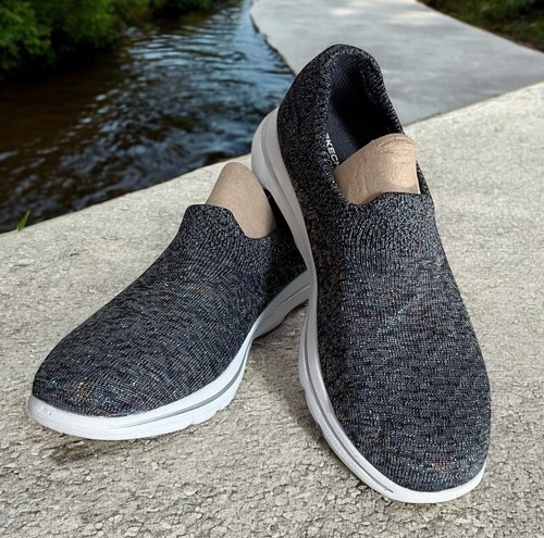 Skechers Air Cooled Goga Mat Ultra Go Gray Sparkle Slipon Sneaker, Größe 8 - Bild 1 von 10