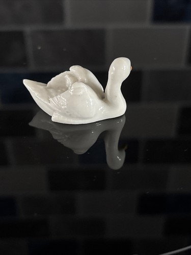 Wade Whimsie Swan - Picture 3 of 5