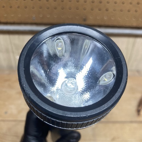 Torcia STREAMLIGHT 20XP con batteria, senza caricatore NON TESTATA PER RICAMBI - Foto 6 di 12